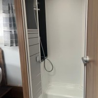 Adria Coral S 670 SC Pus Queensbed uit 2017 Foto #8