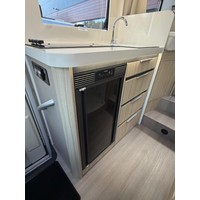 Adria Compact SL Supreme 9T-Automaat 180PK Enkele Bedden Leer Luifel Foto #1