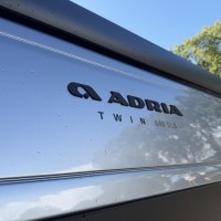 Adria 640 SLB 60 Years 8T-Automaat Enkele Bedden Luifel Luxe Cabine Foto #23