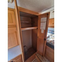 Hymer B 644 G – Dwarsbed – Dakairco – Grote Garage - hefbed Foto #6