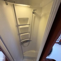 PLA HL290 Plasy Live Queensbed Hefbed Douche Airco Foto #1