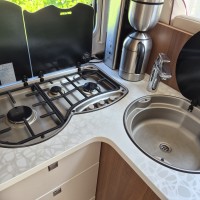 LMC campers Cruiser T722 sportline met queensbed uit 2017 Foto #4