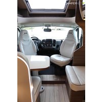 Mc louis MC4 865 140pk Automaat | Levelsysteem | 5 Zitplaatsen | Dak airco | Hefbed | Luifel | Construct slot | Zonnepaneel | Fietsendrager | Oven | LED TV | Foto #39