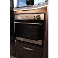 Mc louis MC4 865 140pk Automaat | Levelsysteem | 5 Zitplaatsen | Dak airco | Hefbed | Luifel | Construct slot | Zonnepaneel | Fietsendrager | Oven | LED TV | Foto #46
