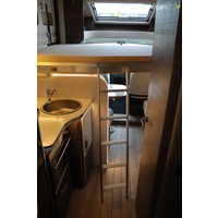 Mc louis MC4 865 140pk Automaat | Levelsysteem | 5 Zitplaatsen | Dak airco | Hefbed | Luifel | Construct slot | Zonnepaneel | Fietsendrager | Oven | LED TV | Foto #8