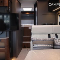 Hymer BMC-I 680 170pk Automaat | Facelift! | Hefbed | Alde | Lithium | Lengtebedden | Stoelverwarming | Gescheiden douche | SLC Chassis | Buitendouche | LED Koplampen | Omvormer | Luifel | Crystal silver metallic | LED Smart TV | Foto #48