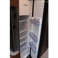 Hymer BMC-I 680 170pk Automaat | Facelift! | Hefbed | Alde | Lithium | Lengtebedden | Stoelverwarming | Gescheiden douche | SLC Chassis | Buitendouche | LED Koplampen | Omvormer | Luifel | Crystal silver metallic | LED Smart TV | Foto #55