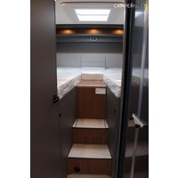 Hymer BMC-I 680 170pk Automaat | Facelift! | Hefbed | Alde | Lithium | Lengtebedden | Stoelverwarming | Gescheiden douche | SLC Chassis | Buitendouche | LED Koplampen | Omvormer | Luifel | Crystal silver metallic | LED Smart TV | Foto #56