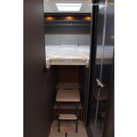 Hymer BMC-I 680 170pk Automaat | Facelift! | Hefbed | Alde | Lithium | Lengtebedden | Stoelverwarming | Gescheiden douche | SLC Chassis | Buitendouche | LED Koplampen | Omvormer | Luifel | Crystal silver metallic | LED Smart TV | Foto #2