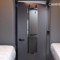 Hymer BMC-I 680 170pk Automaat | Facelift! | Hefbed | Alde | Lithium | Lengtebedden | Stoelverwarming | Gescheiden douche | SLC Chassis | Buitendouche | LED Koplampen | Omvormer | Luifel | Crystal silver metallic | LED Smart TV | Foto #4