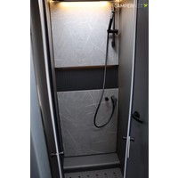 Hymer BMC-I 680 170pk Automaat | Facelift! | Hefbed | Alde | Lithium | Lengtebedden | Stoelverwarming | Gescheiden douche | SLC Chassis | Buitendouche | LED Koplampen | Omvormer | Luifel | Crystal silver metallic | LED Smart TV | Foto #5
