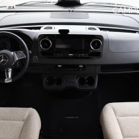 Hymer BMC-I 680 170pk Automaat | Facelift! | Hefbed | Alde | Lithium | Lengtebedden | Stoelverwarming | Gescheiden douche | SLC Chassis | Buitendouche | LED Koplampen | Omvormer | Luifel | Crystal silver metallic | LED Smart TV | Foto #10