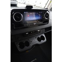 Hymer BMC-I 680 170pk Automaat | Facelift! | Hefbed | Alde | Lithium | Lengtebedden | Stoelverwarming | Gescheiden douche | SLC Chassis | Buitendouche | LED Koplampen | Omvormer | Luifel | Crystal silver metallic | LED Smart TV | Foto #15