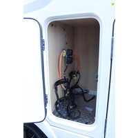 Hymer BMC-I 580 170pk Automaat | Lengtebedden | Lithium | Omvormer | Hefbed | Wifi router | Fietsendrager | Zonnepanelen | SLC Chassis | SOG toiletventilatie | Luifel | 6.99M | Foto #39