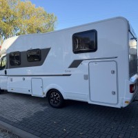 Adria Coral S 670SC Queensbed Luifel Luchtvering Vlakke Vloer Foto #10