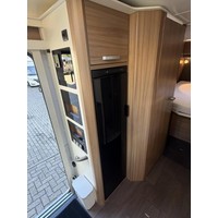 Adria Coral S 670SC Queensbed Luifel Luchtvering Vlakke Vloer Foto #22