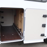 Knaus Sky Ti 700 MEG 140pk 2.3 Multijet | Levelsysteem | Dakairco | Lengtebedden | Luifel | Zonnepaneel | Gescheiden douche | Bearlock | Eton geluidsinstallatie | Head up display | LED TV | Pioneer multimediasysteem | Foto #21
