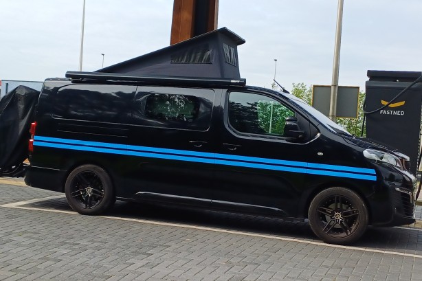 Peugeot E-expert Asphalt L3H1 zwart blauw hefdak ombouw