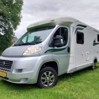 LMC Breezer V 640 luxe met enkele bedden! Foto #5