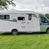 LMC Breezer V 640 luxe met enkele bedden! Foto #10