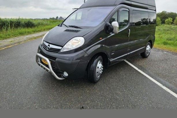 Opel campers VIVARO-2 2.0CDTI/84KW-E4 2.9T L1H2 uit 2011