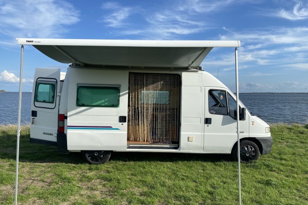 Peugeot campers 230L uit 1998