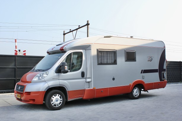 Burstner campers Solano T615 uit 2007