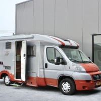 Burstner campers Solano T615 uit 2007 Foto #2