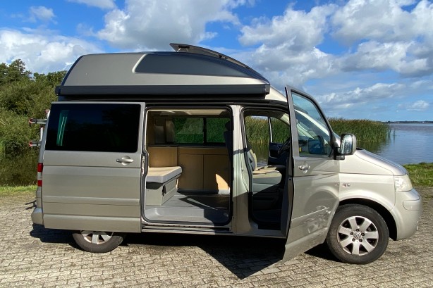 Volkswagen campers CALIFORNIA KAMPEERAUTO IIPHD D 96 KW AUT uit 2009