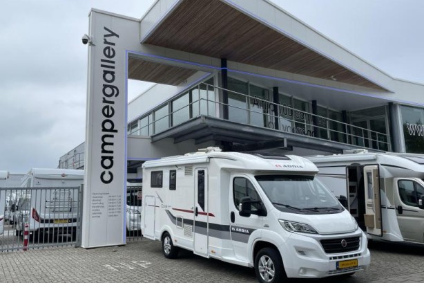 Adria Coral Supreme 600 SC uit 2016