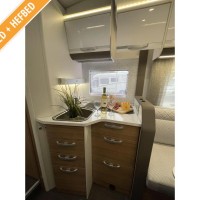 Adria Matrix Plus 670 DC uit 2020 Foto #6